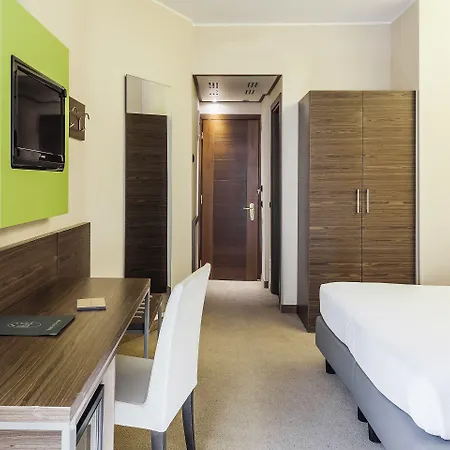 Des Etrangers 3* Milan