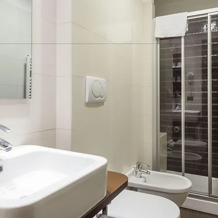 Des Etrangers 3* Milan